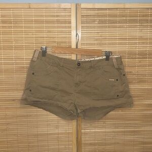 Personal Identity khaki low rise shorts Y2K woman’s 13/14
